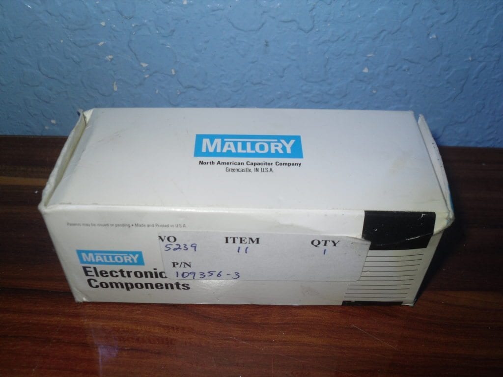 Condensatore Elettrolitico Mallory 3300MFD 150 VDC CGS332U150V5C - Nuovo Senza Confezione