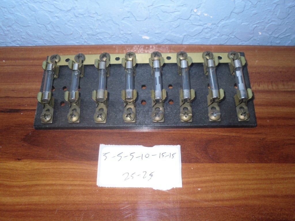 NEW W/ FUSES 8 Gang AGC Fuse Brass Terminal Junction Block MARINE
