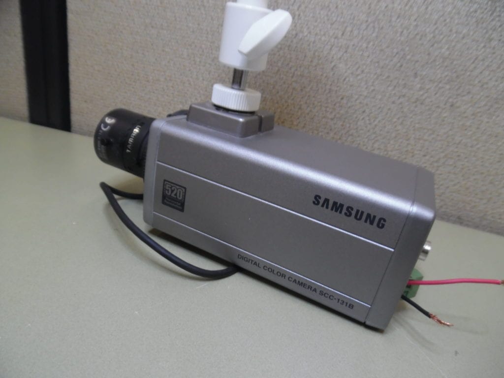 SAMSUNG SCC131B DIGITAL COLOR SECURITY CAMERA w/ Mount TESTED! Max