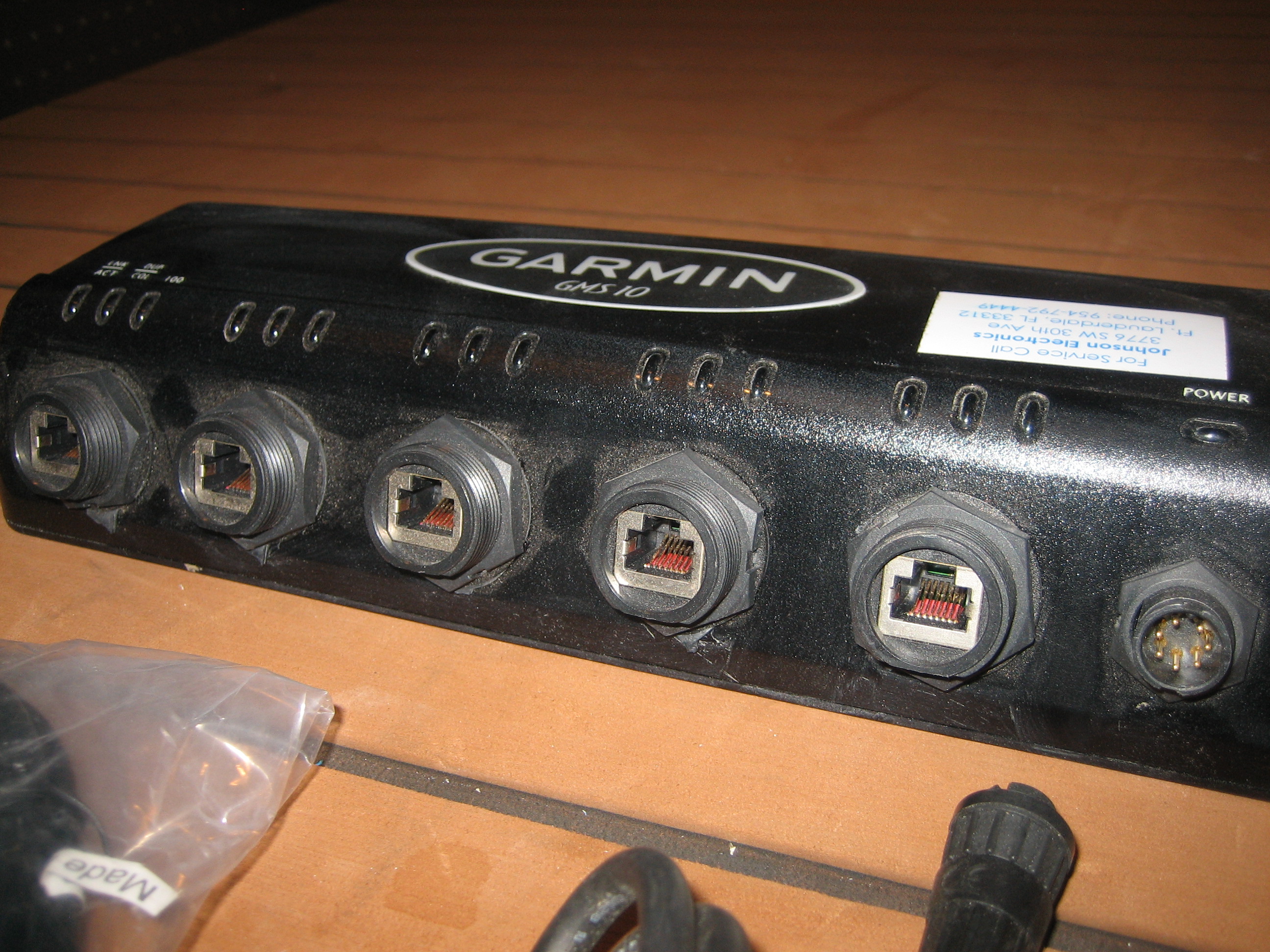 Garmin GMS10 Network Expander w/POWER & NETWORK CABLES 011-01024