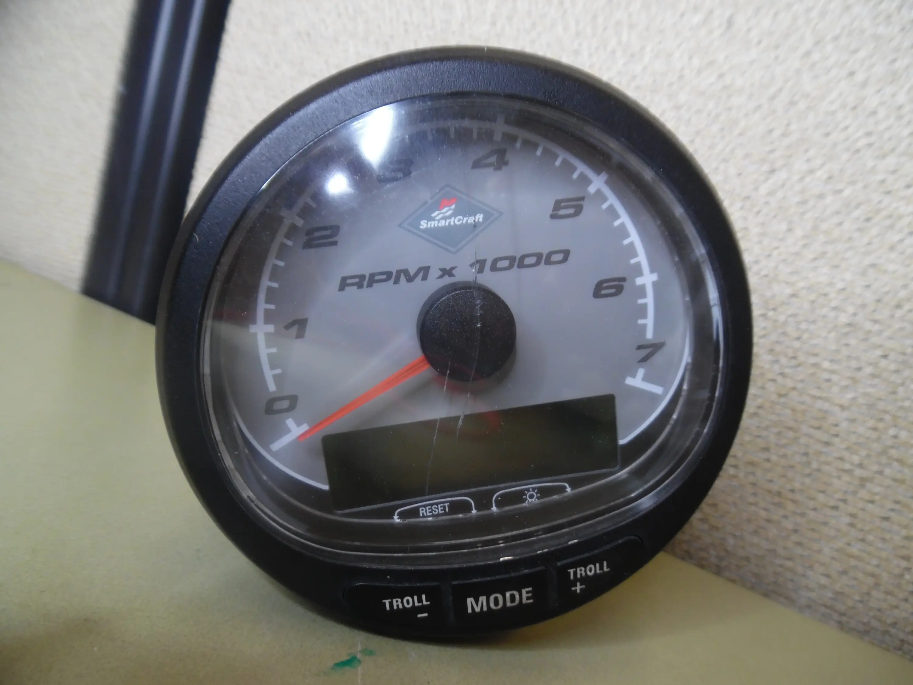 Mercury VDO SmartCraft 79889222 A13 RPM Tachometer Gauge Max Marine