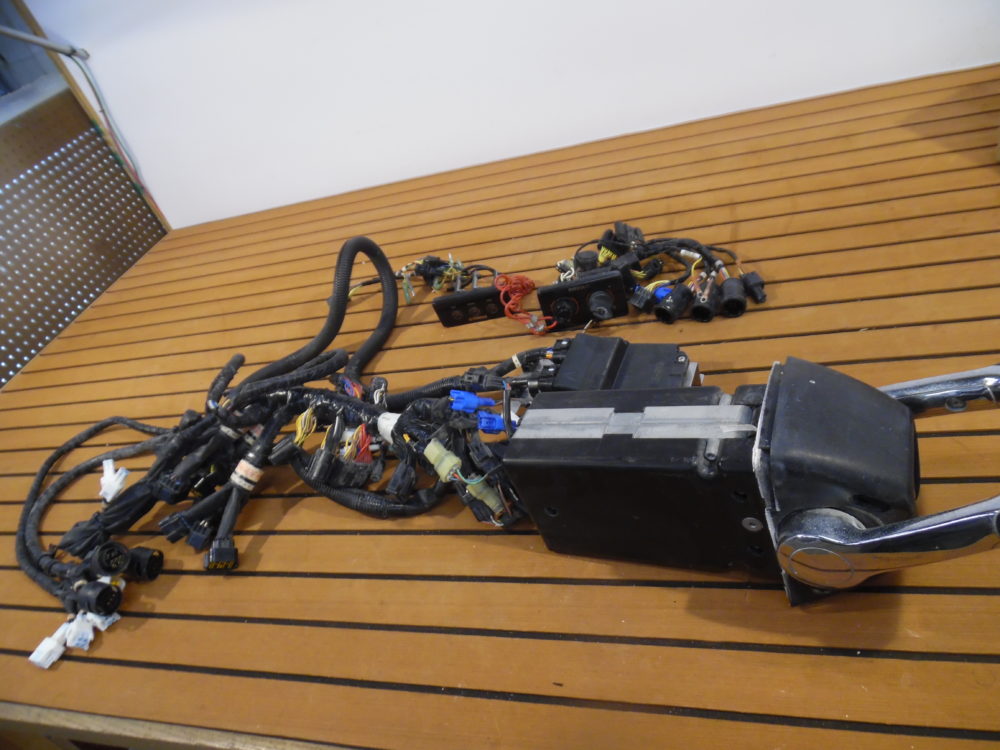 OEM YAMAHA Lower Triple Electric Shifter w/ Module, Start/Stop, Key